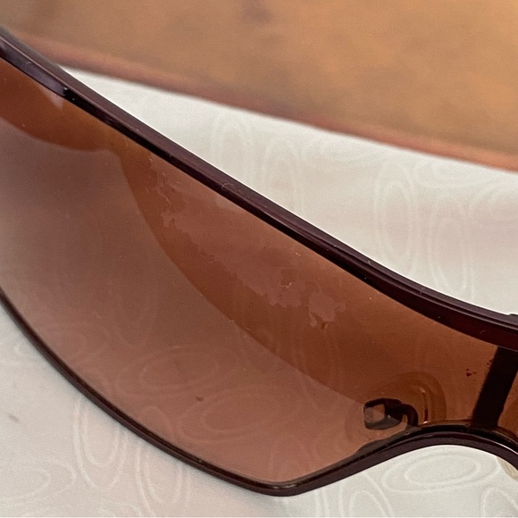 *SOLD* Oakley Dart Sunglasses Metal Frames Dark Amber Lenses + Case - Picture 3 of 8